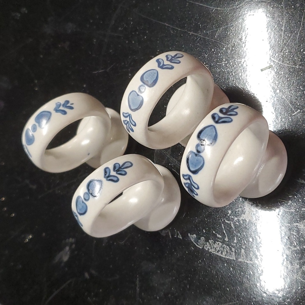 Pfaltzgraff Napkin Rings Set of 4
